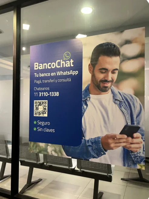 Banca en WhatsApp
